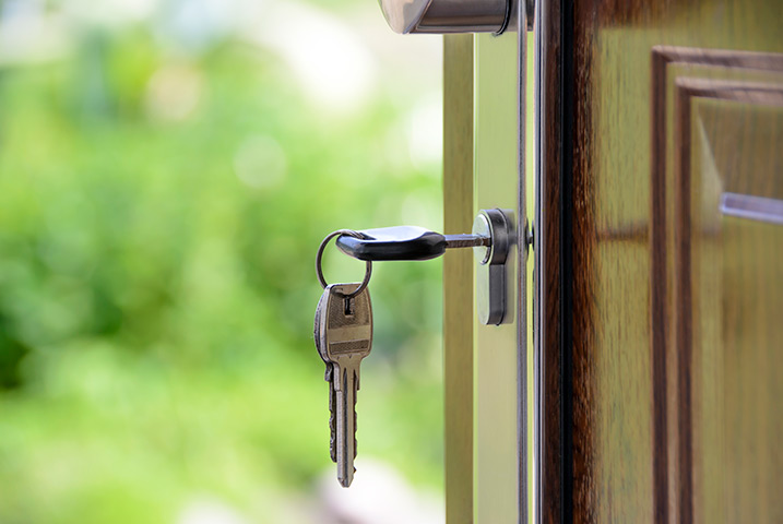A2B Locks are able to provide local locksmiths in Castelnau to repair your broken locks. 